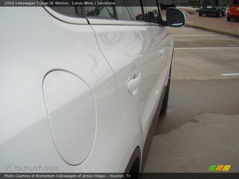 Candy White / Sandstone 2009 Volkswagen Tiguan SE 4Motion