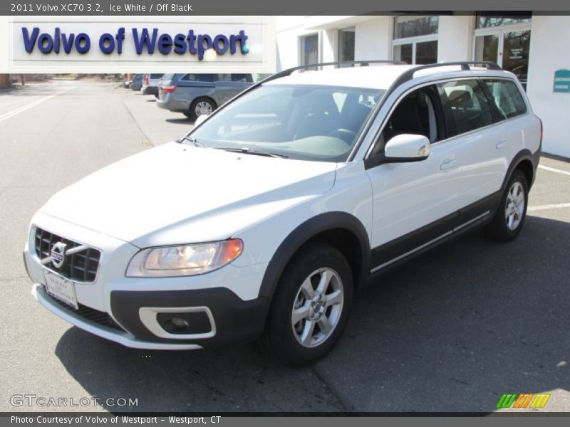 Ice White / Off Black 2011 Volvo XC70 3.2