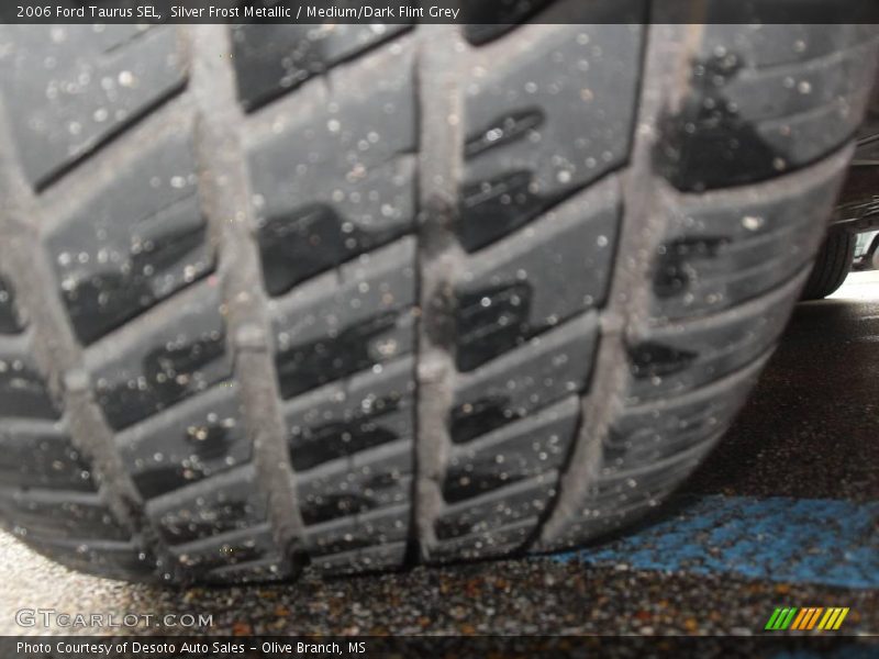 Silver Frost Metallic / Medium/Dark Flint Grey 2006 Ford Taurus SEL