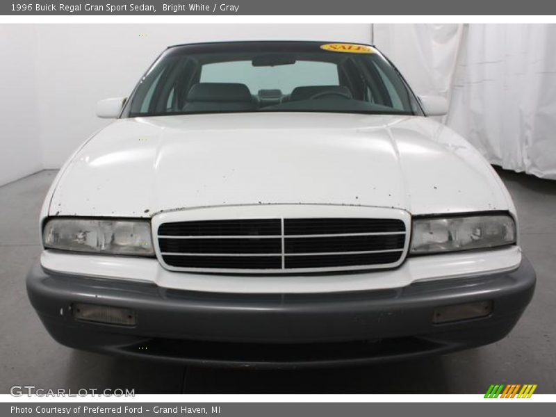 Bright White / Gray 1996 Buick Regal Gran Sport Sedan