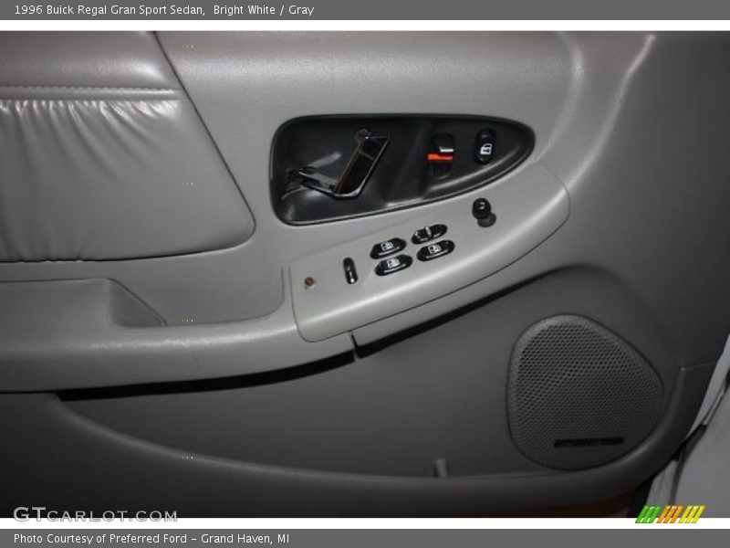 Bright White / Gray 1996 Buick Regal Gran Sport Sedan