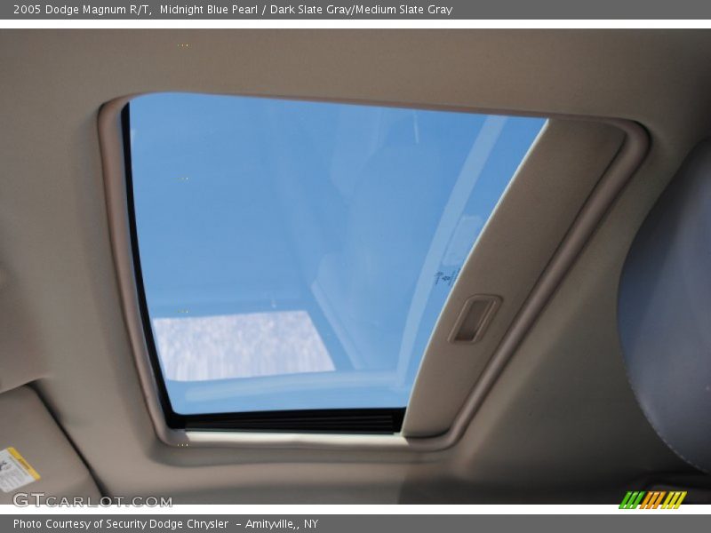 Midnight Blue Pearl / Dark Slate Gray/Medium Slate Gray 2005 Dodge Magnum R/T