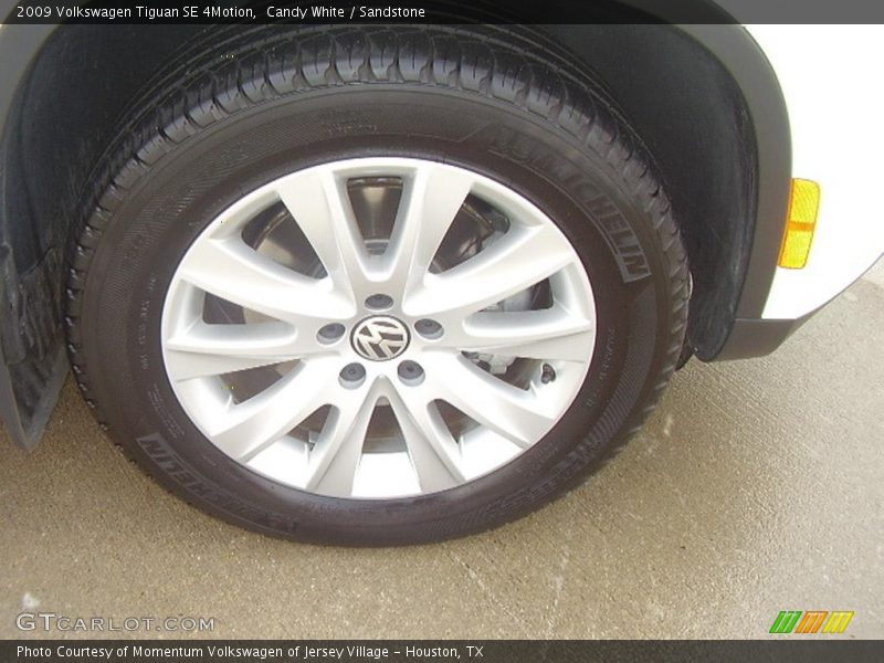 Candy White / Sandstone 2009 Volkswagen Tiguan SE 4Motion