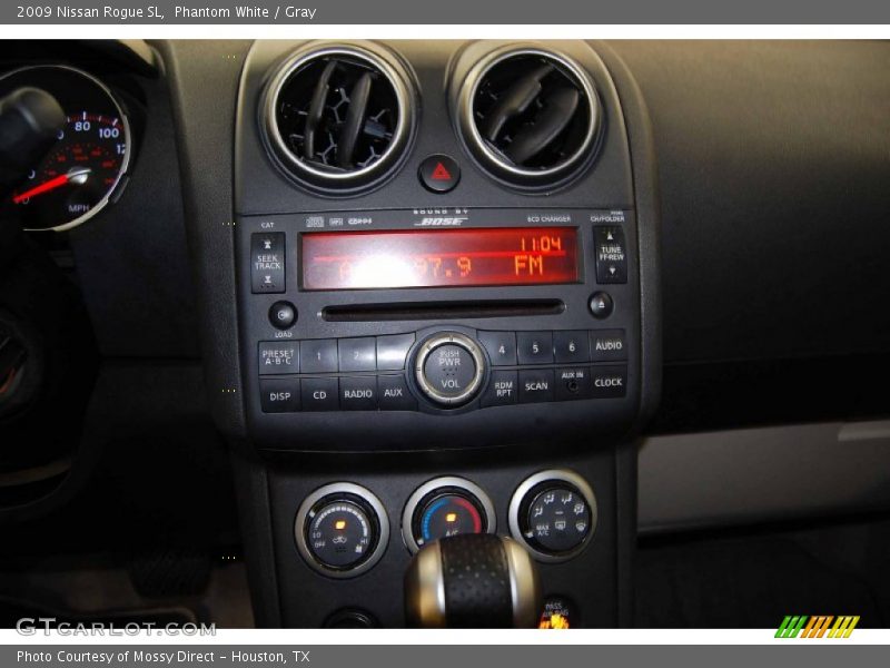 Phantom White / Gray 2009 Nissan Rogue SL