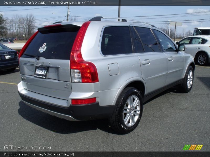 Electric Silver Metallic / Off Black 2010 Volvo XC90 3.2 AWD