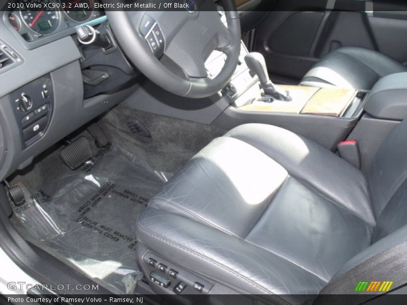 Electric Silver Metallic / Off Black 2010 Volvo XC90 3.2 AWD
