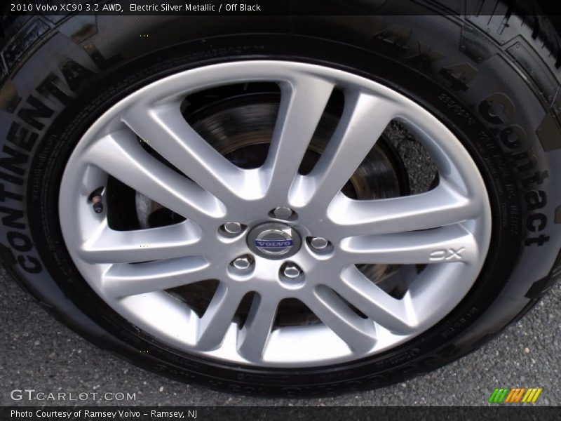Electric Silver Metallic / Off Black 2010 Volvo XC90 3.2 AWD