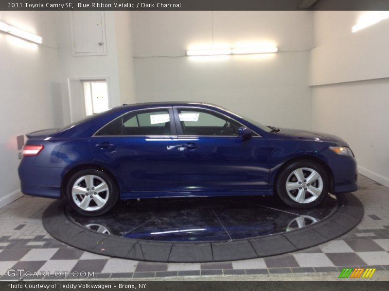 Blue Ribbon Metallic / Dark Charcoal 2011 Toyota Camry SE