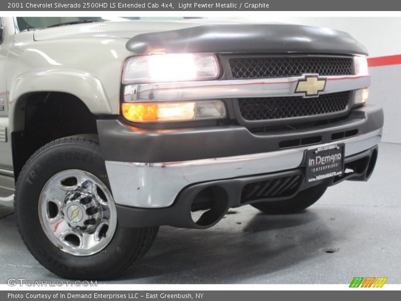 Light Pewter Metallic / Graphite 2001 Chevrolet Silverado 2500HD LS Extended Cab 4x4