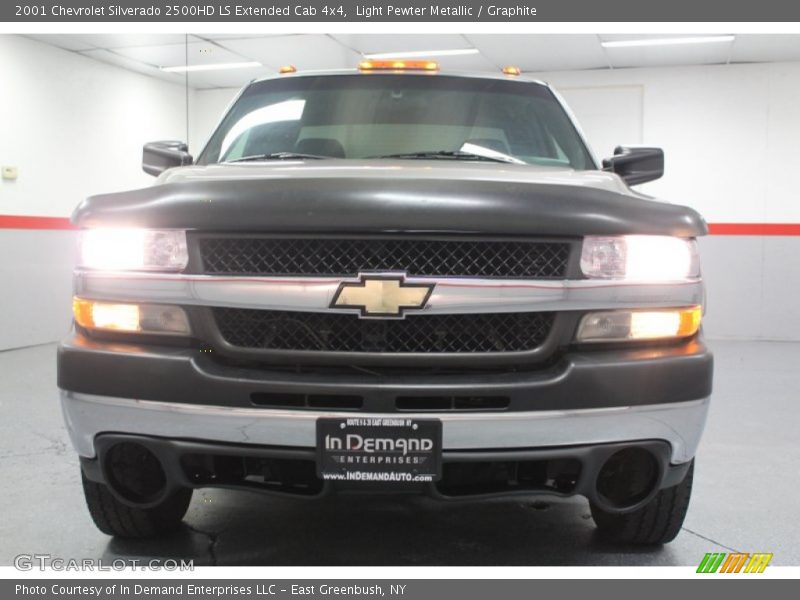 Light Pewter Metallic / Graphite 2001 Chevrolet Silverado 2500HD LS Extended Cab 4x4