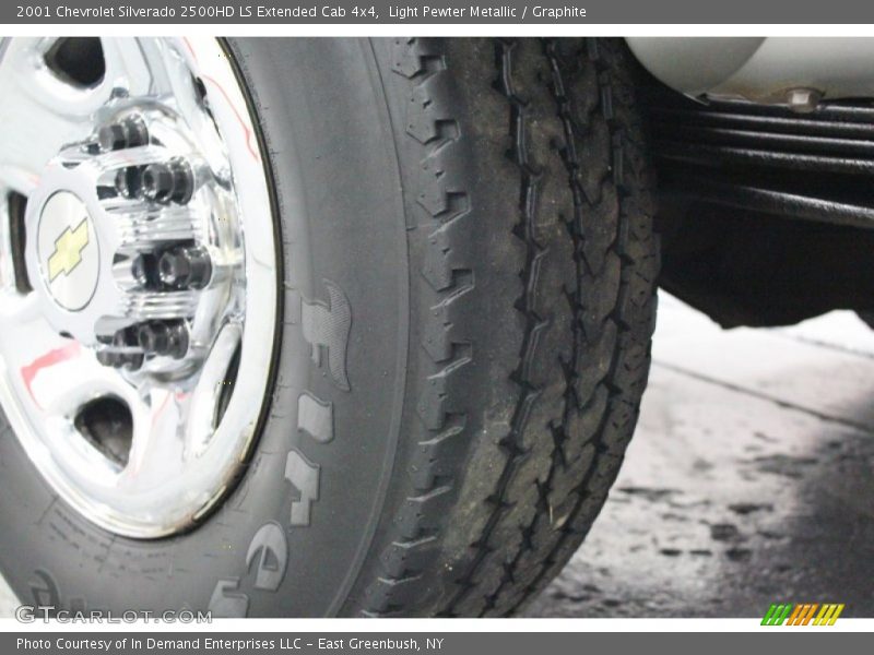 Light Pewter Metallic / Graphite 2001 Chevrolet Silverado 2500HD LS Extended Cab 4x4