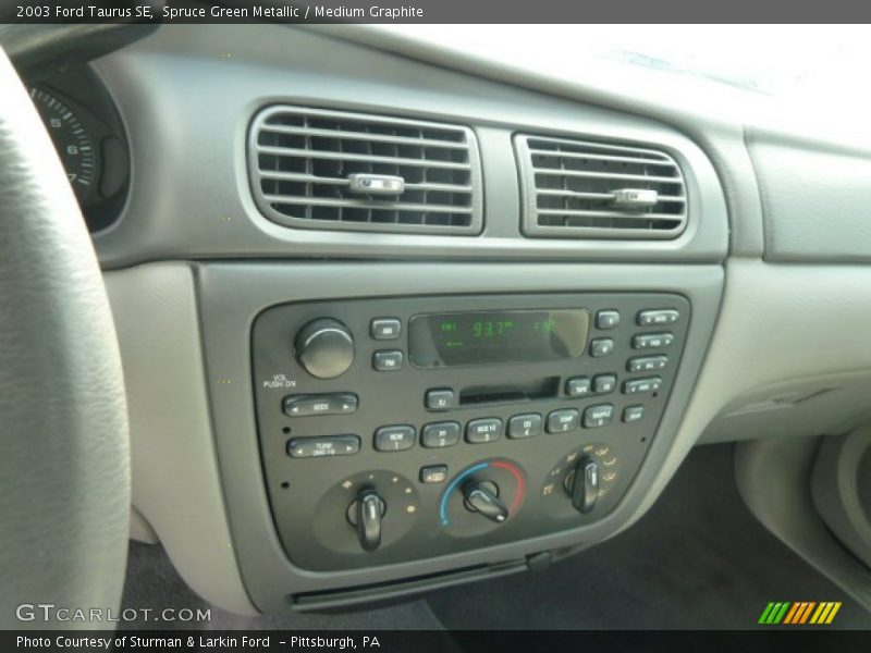 Spruce Green Metallic / Medium Graphite 2003 Ford Taurus SE