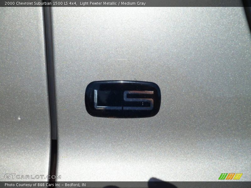 Light Pewter Metallic / Medium Gray 2000 Chevrolet Suburban 1500 LS 4x4