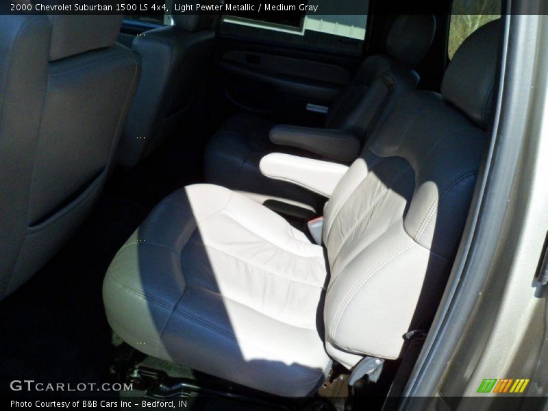 Light Pewter Metallic / Medium Gray 2000 Chevrolet Suburban 1500 LS 4x4