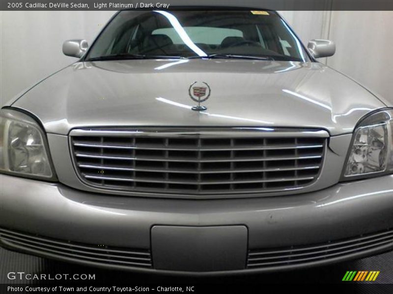Light Platinum / Dark Gray 2005 Cadillac DeVille Sedan