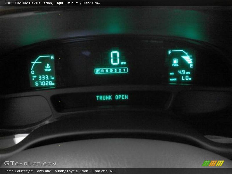 Light Platinum / Dark Gray 2005 Cadillac DeVille Sedan