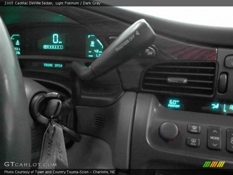 Light Platinum / Dark Gray 2005 Cadillac DeVille Sedan