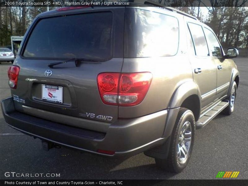 Phantom Gray Pearl / Light Charcoal 2006 Toyota Sequoia SR5 4WD