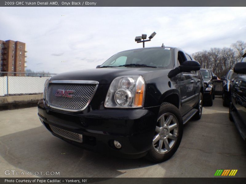 Onyx Black / Ebony 2009 GMC Yukon Denali AWD