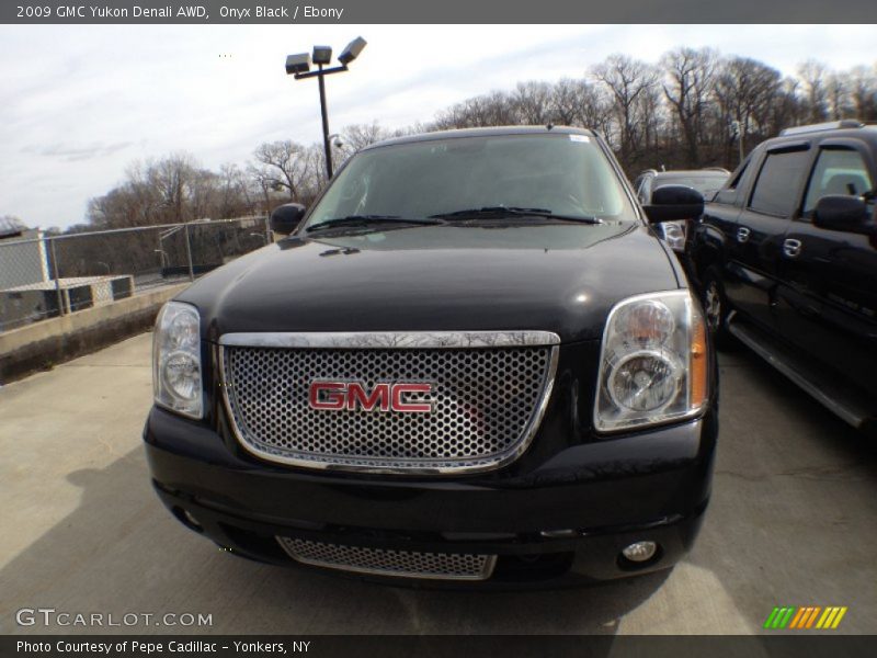 Onyx Black / Ebony 2009 GMC Yukon Denali AWD