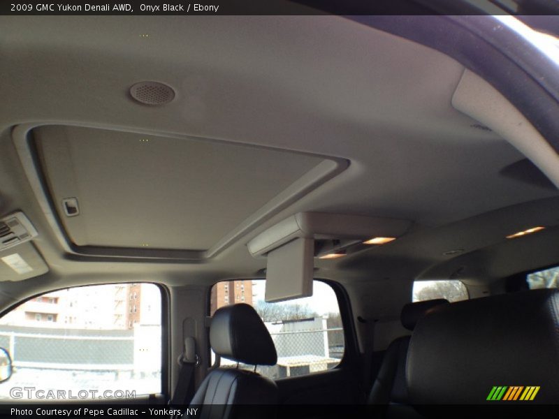 Onyx Black / Ebony 2009 GMC Yukon Denali AWD