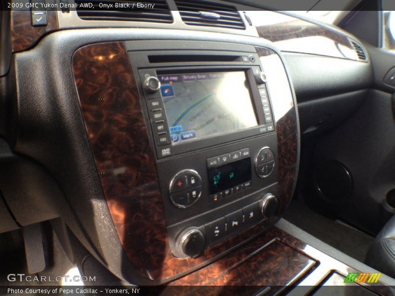 Onyx Black / Ebony 2009 GMC Yukon Denali AWD