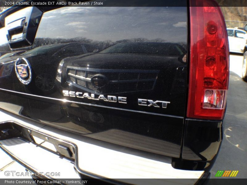 Black Raven / Shale 2004 Cadillac Escalade EXT AWD