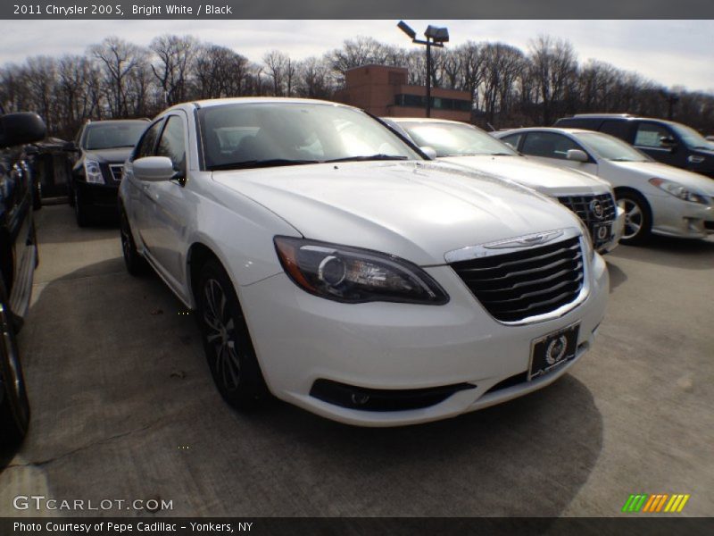 Bright White / Black 2011 Chrysler 200 S