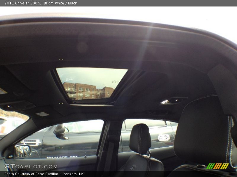 Bright White / Black 2011 Chrysler 200 S