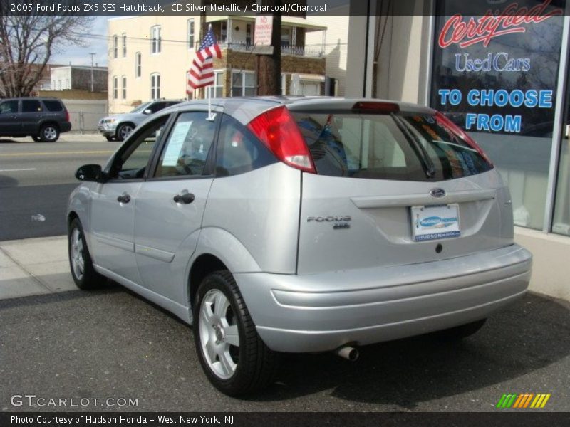 CD Silver Metallic / Charcoal/Charcoal 2005 Ford Focus ZX5 SES Hatchback