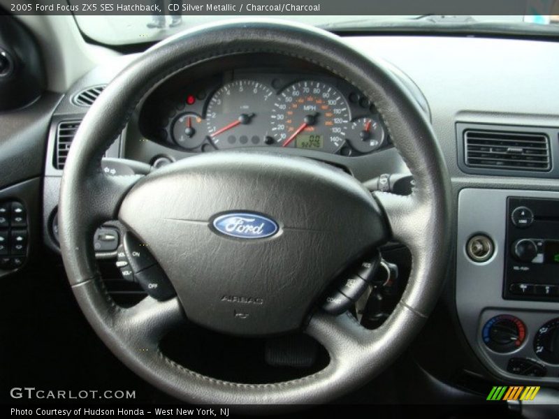 CD Silver Metallic / Charcoal/Charcoal 2005 Ford Focus ZX5 SES Hatchback
