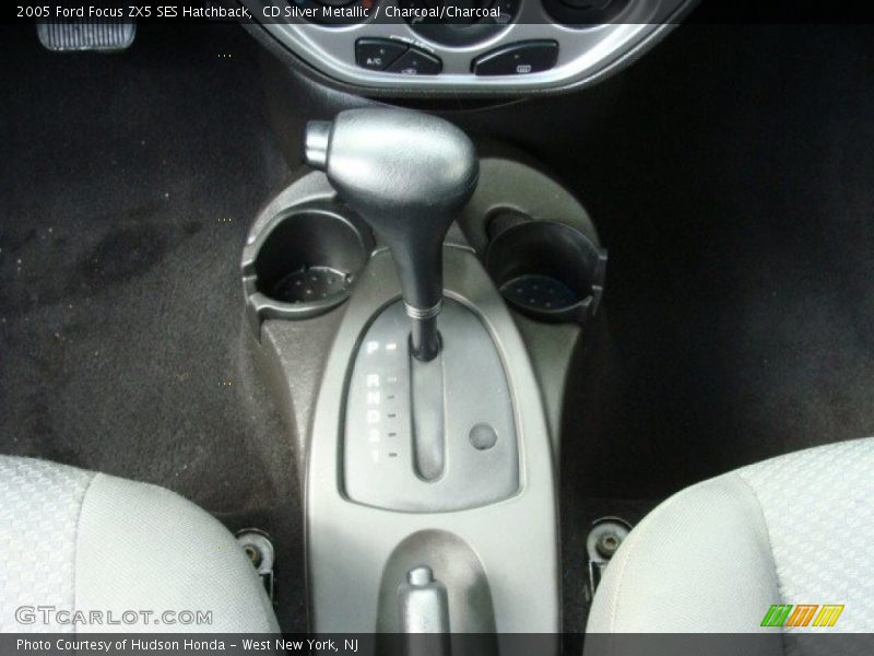 CD Silver Metallic / Charcoal/Charcoal 2005 Ford Focus ZX5 SES Hatchback