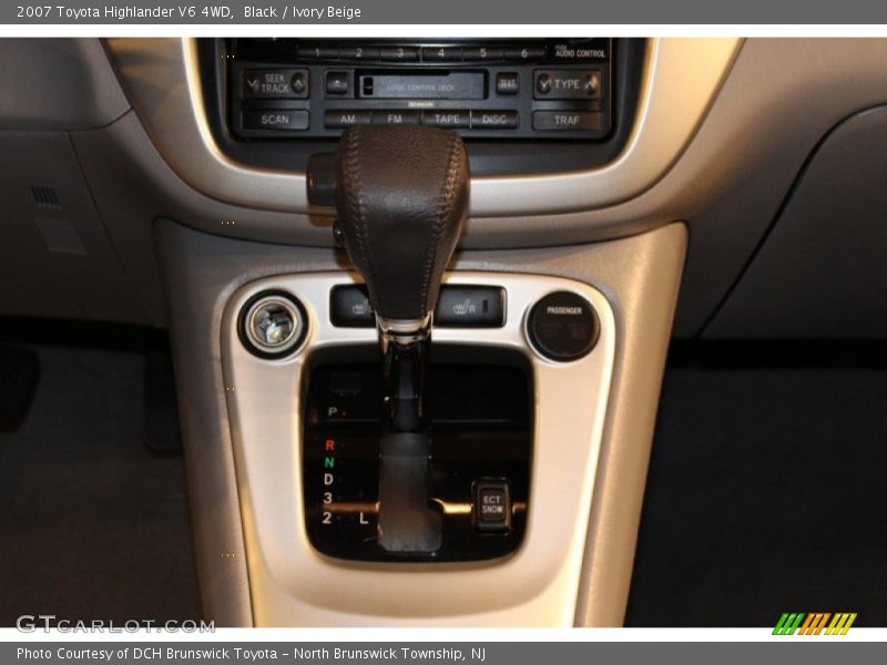 Black / Ivory Beige 2007 Toyota Highlander V6 4WD