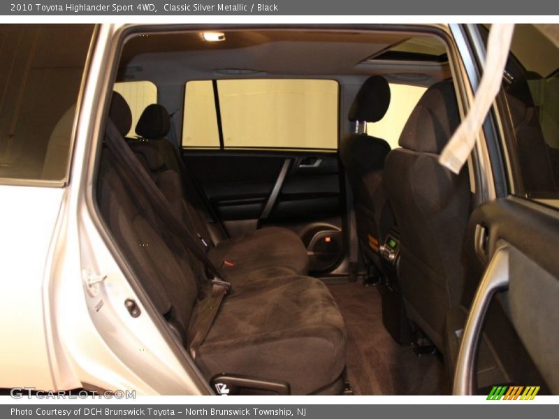 Classic Silver Metallic / Black 2010 Toyota Highlander Sport 4WD