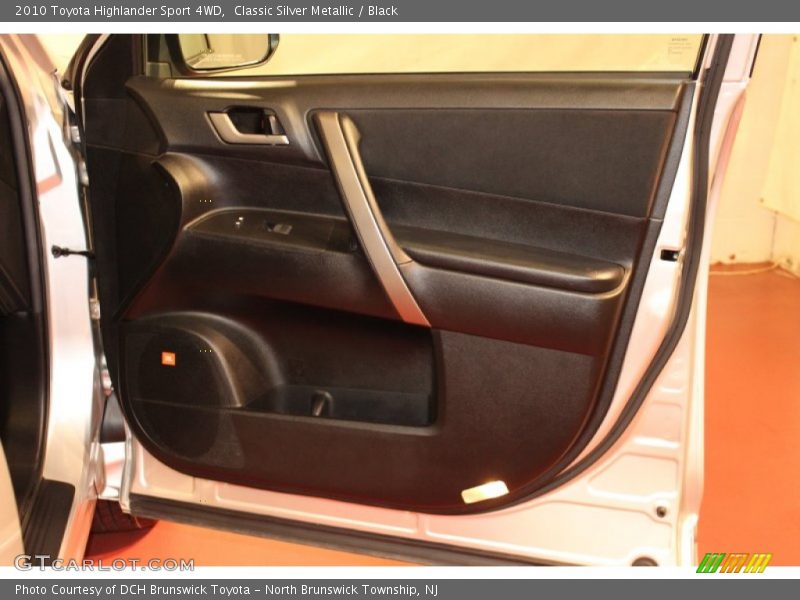 Classic Silver Metallic / Black 2010 Toyota Highlander Sport 4WD