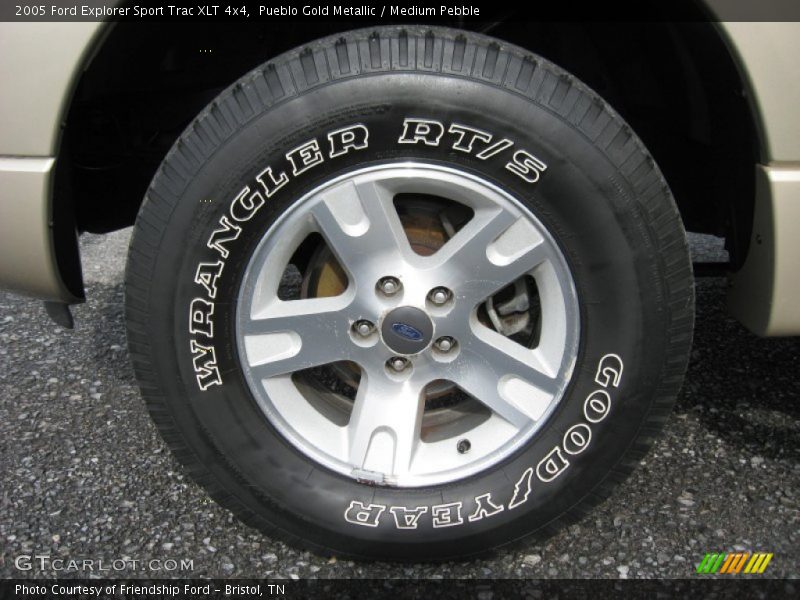 Pueblo Gold Metallic / Medium Pebble 2005 Ford Explorer Sport Trac XLT 4x4