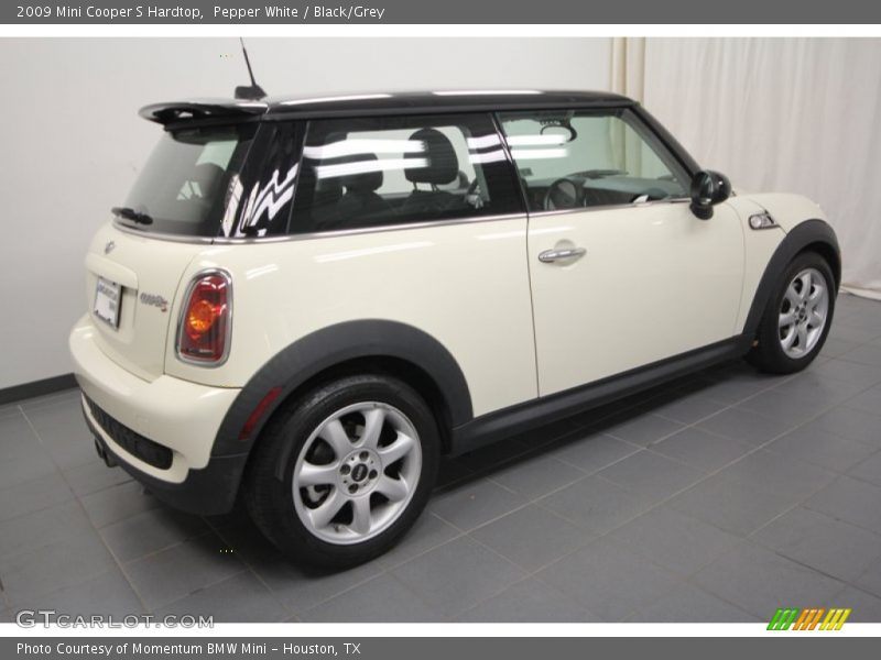 Pepper White / Black/Grey 2009 Mini Cooper S Hardtop