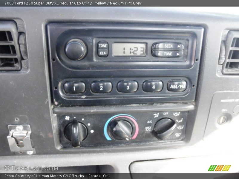 Yellow / Medium Flint Grey 2003 Ford F250 Super Duty XL Regular Cab Utility