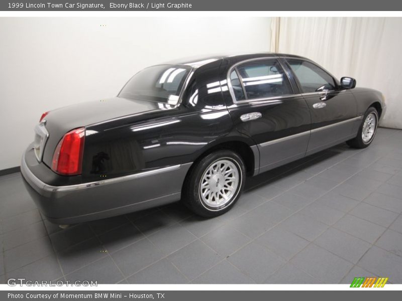 Ebony Black / Light Graphite 1999 Lincoln Town Car Signature