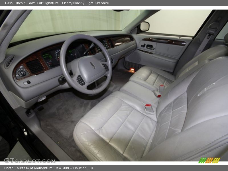 Ebony Black / Light Graphite 1999 Lincoln Town Car Signature