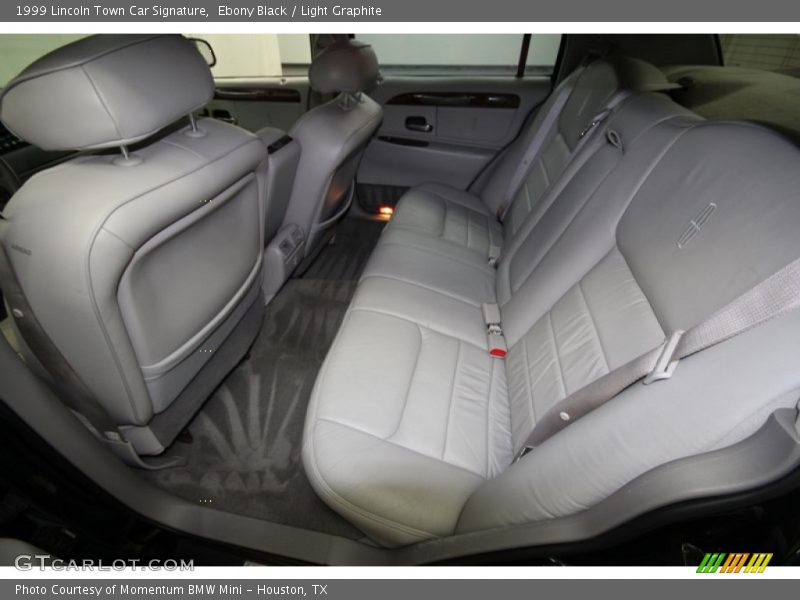 Ebony Black / Light Graphite 1999 Lincoln Town Car Signature
