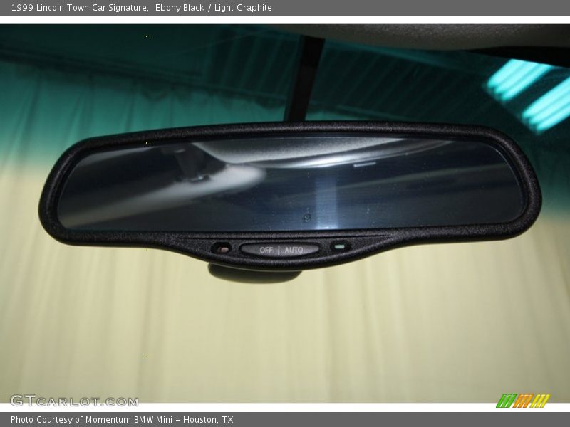 Ebony Black / Light Graphite 1999 Lincoln Town Car Signature