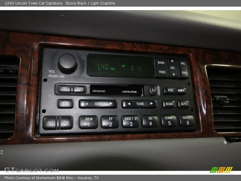Ebony Black / Light Graphite 1999 Lincoln Town Car Signature