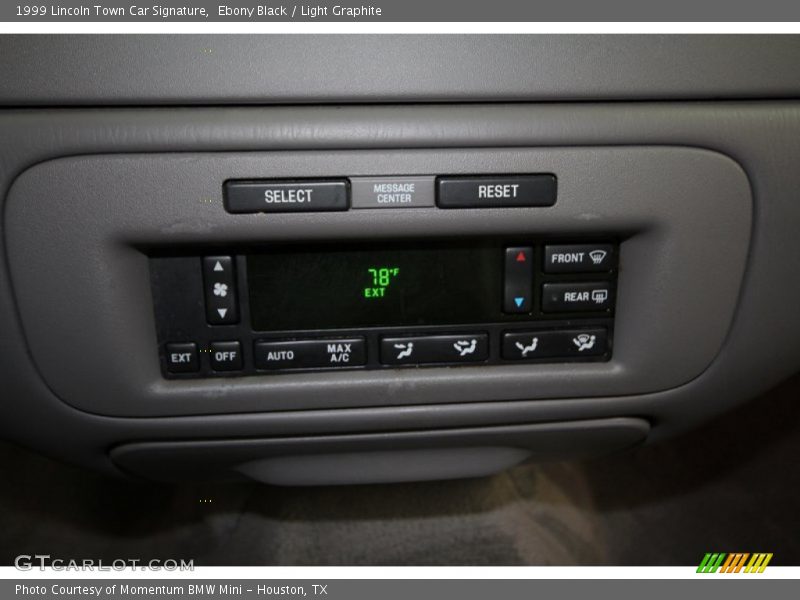 Ebony Black / Light Graphite 1999 Lincoln Town Car Signature