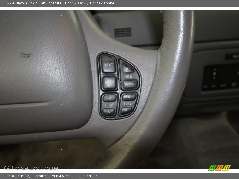 Ebony Black / Light Graphite 1999 Lincoln Town Car Signature