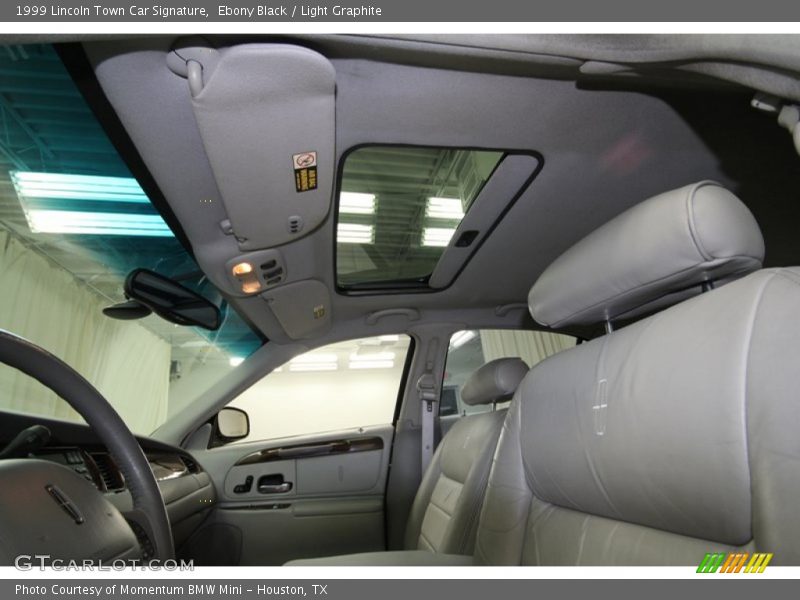 Ebony Black / Light Graphite 1999 Lincoln Town Car Signature