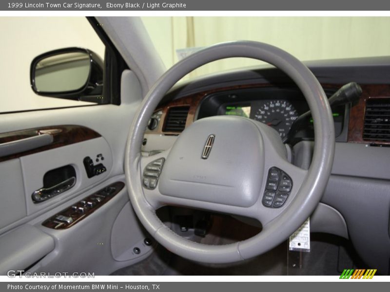 Ebony Black / Light Graphite 1999 Lincoln Town Car Signature