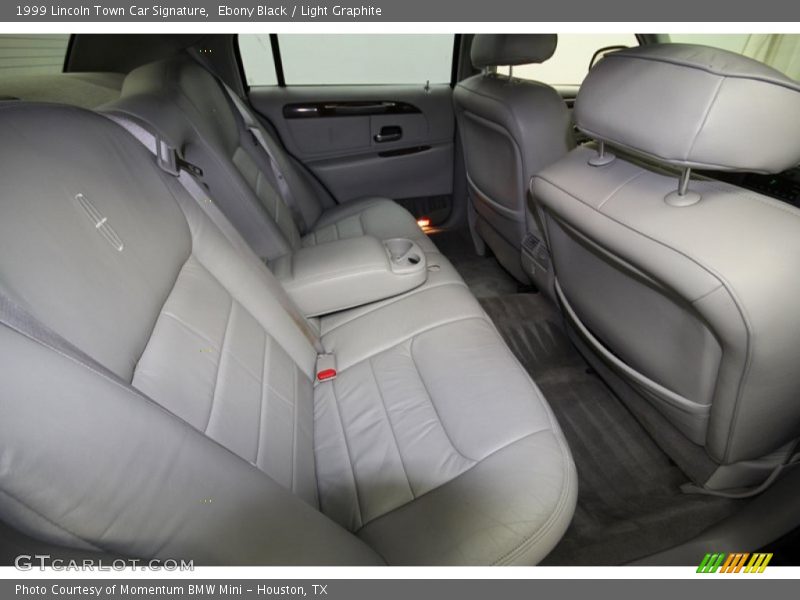 Ebony Black / Light Graphite 1999 Lincoln Town Car Signature