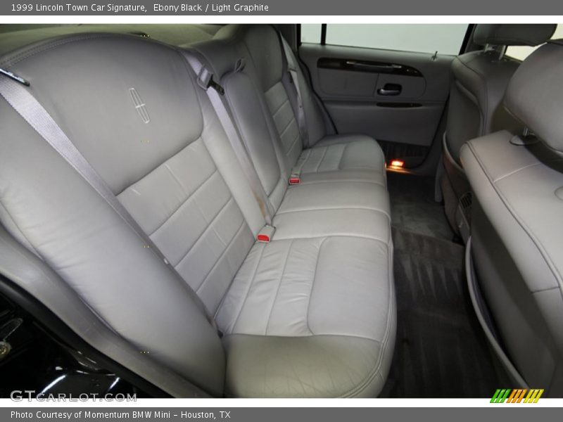 Ebony Black / Light Graphite 1999 Lincoln Town Car Signature