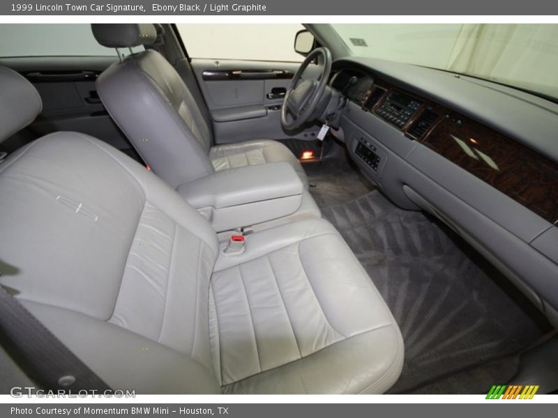 Ebony Black / Light Graphite 1999 Lincoln Town Car Signature